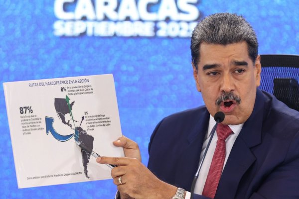 Mit dem Beschuss mutmaßlicher Drogenboote aus Venezuela in der Karibik verschärfte US-Präsident Donald Trump bereits die Gangart gegen Maduro.(Archivbild). - © Jesus Vargas/AP/dpa