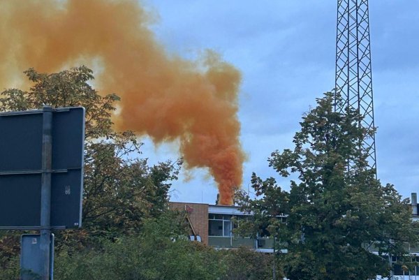 Bei Aschaffenburg läuft ein großer Feuerwehreinsatz - © Ralt Hettler/dpa