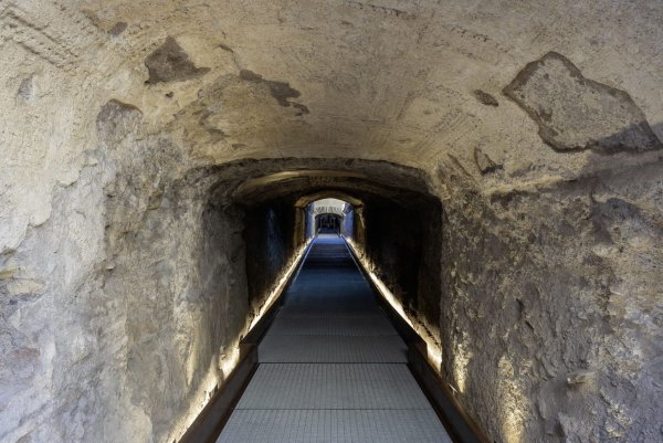 Der Gang wurde im 19. Jahrhundert entdeckt und ausgegraben. - © Simona Murrone/Parco Archeologico del Colosseo/dpa