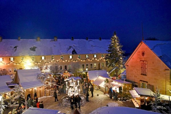 Weihnachtsmarkt auf der Festung Königstein - © Foto: Festung Königstein gGmbH/dpa-tmn