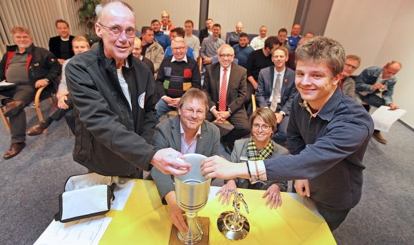 Um diesen Pokal geht es - © Vera Gerstendorf-Welle