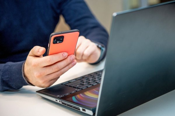 Extra-Schutz fürs Online-Konto - © Foto: Zacharie Scheurer/dpa-tmn