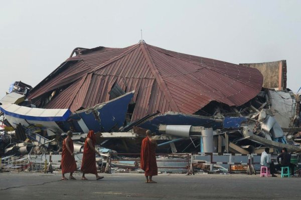 Nach Ansicht von Experten sind Nachbeben noch lange möglich. - © Aung Shine Oo/AP/dpa