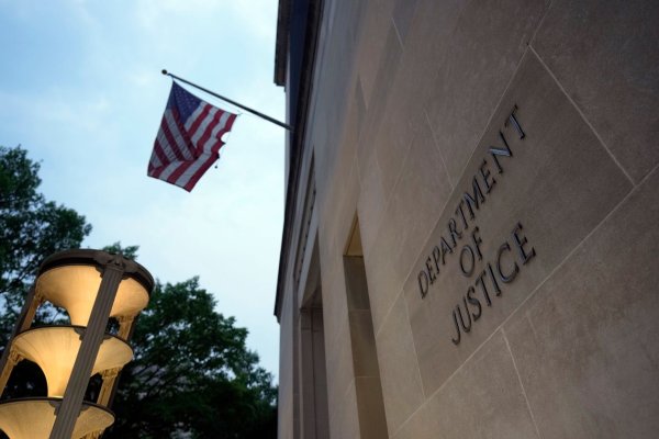 Das Justizministerium in Washington teilt mit, dass bereits ein Urteil gegen zwei der Männer beschlossen wurde. - © Manuel Balce Ceneta/AP