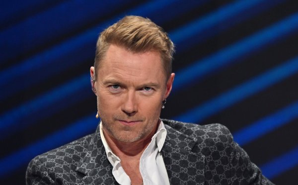 Der irische Sänger Ronan Keating wurde mit 16 Jahren für die Band Boyzone gecastet. - © Hendrik Schmidt/dpa