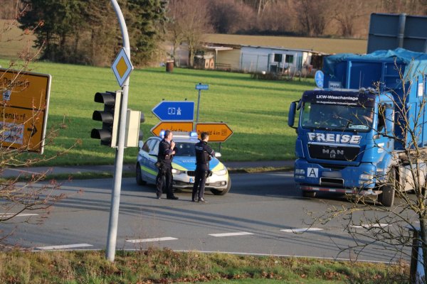 Der Verkehr auf der Lageschen Straße wird umgeleitet. - © Jannik Stodiek