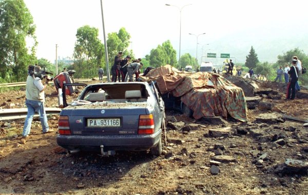Mehr als 30 Jahre nach dem Mord an dem Mafiajäger Giovanni Falcone ist einer der Attentäter nun wieder frei. (Foto: Archiv) - © Nino Labruzzo/AP/dpa
