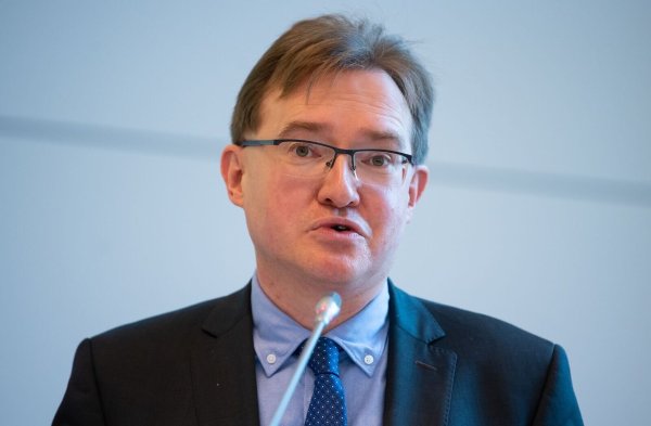 Ermittlern um Thomas Goger, Leiter des Zentrums zur Bekämpfung von Kinderpornografie und sexuellem Missbrauch von Kindern im Internet, ist ein Schlag gegen einen Kinderporno-Ring gelungen. (Archivbild) - © Sven Hoppe/dpa
