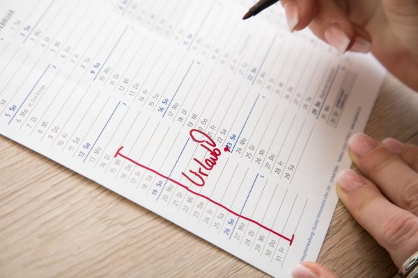 Kann unter Umständen verfallen: Urlaub, der nicht vor dem Jahreswechsel genommen wird. - © Christin Klose/dpa-tmn