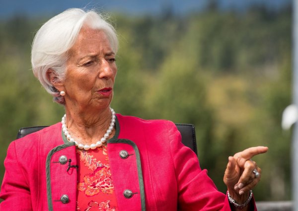EZB-Präsidentin Christine Lagarde während des Jackson Hole Wirtschaftssymposiums im US-Bundesstaat Wyoming. - © Amber Baesler/AP/dpa