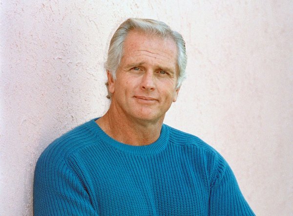 «Tarzan»-Darsteller Ron Ely ist tot. - © Reed Saxon/AP/dpa