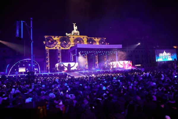 Silvester 2024 am Brandenburger Tor. (Archivbild) - © Joerg Carstensen/dpa