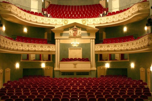 Diese Theaterplätze werden zu den Premieren der neuen Saison wieder gut besetzt sein. - © Landestheater Detmold