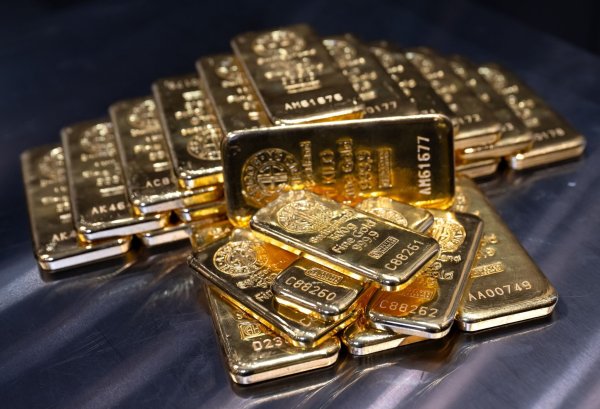 Gold glänzt - auch in den Anlegerdepots. (Archivbild) - © Sven Hoppe/dpa
