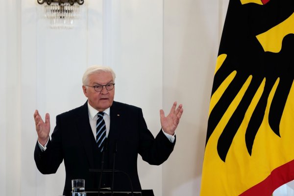 Kurz vor dem 35. Jahrestag der Deutschen Einheit richtet der Bundespräsident eine Mahnung an alle in Ost und West. - © Carsten Koall/dpa