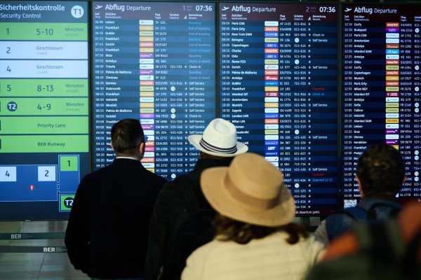 Die Bedrohungslage für Europas digitale Infrastruktur hat sich weiter verschärft. - © Annette Riedl/dpa