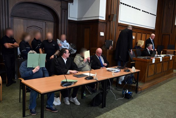 Die Angeklagten sollen laut Staatsanwaltschaft unerlässlich für den funktionierenden Betrieb der Plattform gewesen sein. - © Federico Gambarini/dpa
