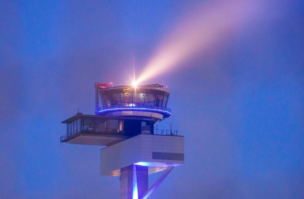 Die Maschine landete etwa eine halbe Stunde nach dem Start wieder in Frankfurt. (Archivfoto) - © Andreas Arnold/dpa