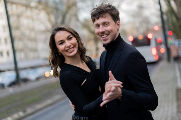 Renata und Valentin Lusin haben bereits eine gemeinsame Tochter, die 2024 geboren wurde. (Archivbild) - © Rolf Vennenbernd/dpa