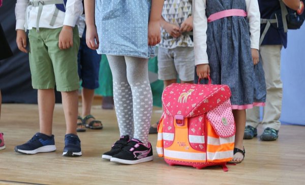Privatschulausgaben können Eltern grundsätzlich steuerlich geltend machen. In der Regel ist aber bei maximal 5000 Euro Schluss. - © Mascha Brichta/dpa-tmn