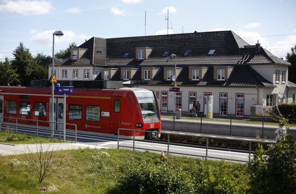 Die Auszeichnung "Bahnhof des Jahres 2016" wird an den Bahnhof Steinheim vergeben. - © dpa