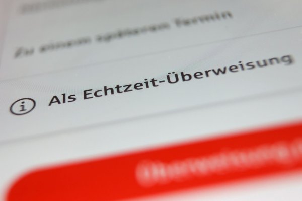 Visa will Echtzeitüberweisungen in Deutschland vor Betrug schützen. (Symbolbild) - © Karl-Josef Hildenbrand/dpa