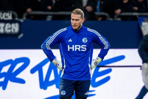 Schalkes Torwart Loris Karius gibt sein Debüt für den Zweitligisten. - © David Inderlied/dpa