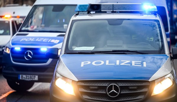 Die Polizei fasste mutmaßliche Drogenschmuggler. (Symbolbild) - © Jens Kalaene/dpa