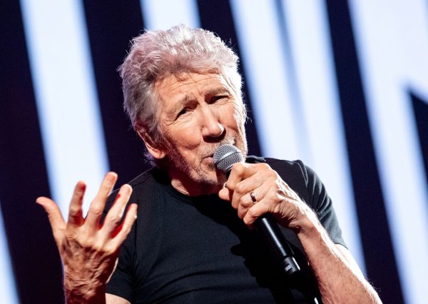 Roger Waters bringt «The Dark Side Of The Moon» neu raus. Seine Neuaufnahmes paltete schon im Vorfeld die Fans. - © Daniel Bockwoldt/dpa