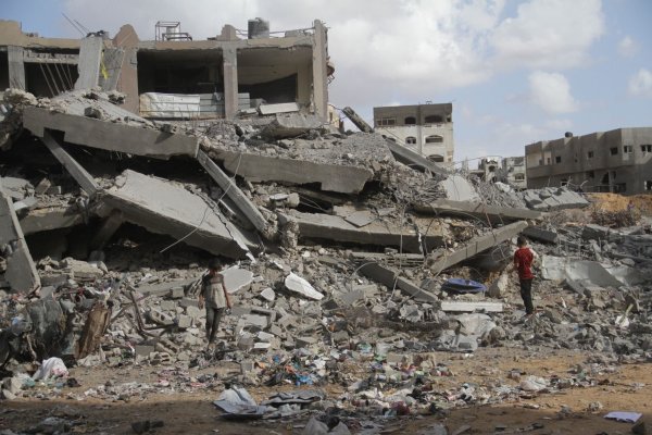 Die gesamte Bevölkerung im nördlichen Gazastreifen sei von Bomben, Belagerung, Vertreibung und Hunger betroffen, sagt der UN-Hochkommissar für Menschenrechte. (Archivbild) - © Mahmoud Zaki/XinHua/dpa