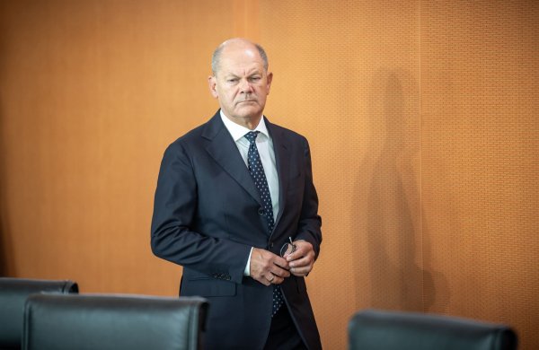 Der Druck auf Bundeskanzler Olaf Scholz nimmt zu. (Archivbild) - © Michael Kappeler/dpa