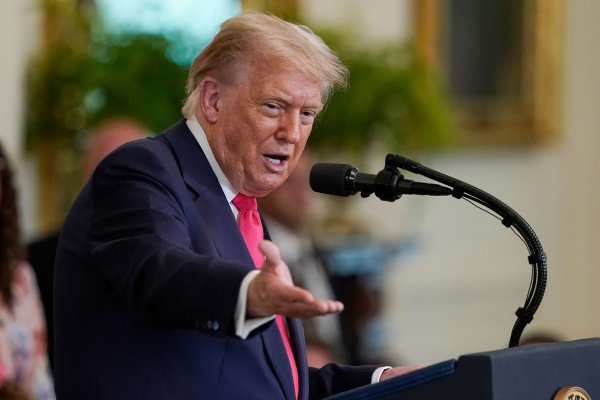 US-Präsident Donald Trump will ab dem 9. Juli noch mehr Zölle in Kraft treten lassen, wenn die EU den USA in Handelsfragen nicht entgegenkommt. - © Jose Luis Magana/AP/dpa