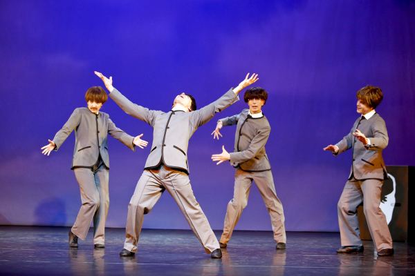 Swinging Sixties: Die Musik der Beatles und der damit verbundene Zeitgeist stehen im Mittelpunkt des Ballettabends des Landestheaters. Im November gibt es eine Vorstellung im großen Haus, die übrigen sind im Sommertheater. - © Birgit Hupfeld