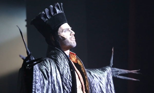 Lusius Wolter mimt die Legende - © Screeenshot: Jannik Stodiek