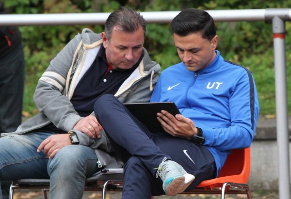 Verantwortliche beim TBV: Ediz Türkmen (Trainer und Vorsitzender, links) und Ulas Tokdemir (Co-Trainer und Sportlicher Leiter). - © Sebastian Lucas