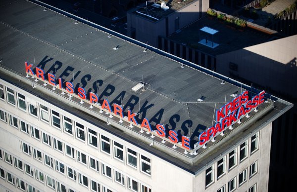 Witwe verliert Prozess gegen Kreissparkasse. (Symbolbild) - © Jan-Philipp Strobel/dpa