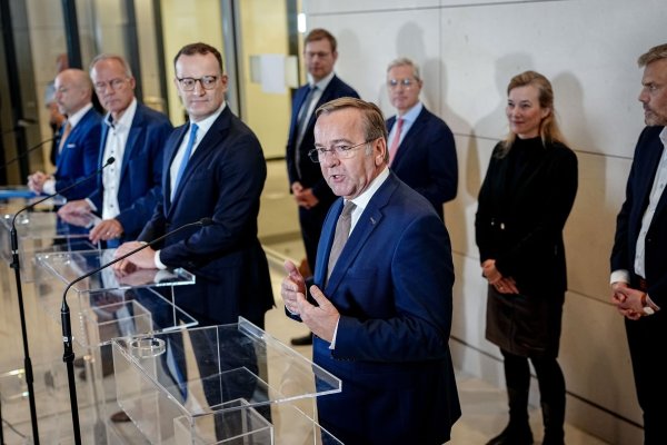 Es gibt eine Enigung im Streit um die Wehrdienst-Reform. - © Kay Nietfeld/dpa