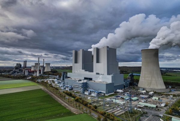 Das Recht, das Treibhausgas Kohlendioxid in die Umwelt auszustoßen, kostet in Deutschland und Europa Geld. Im vorigen Jahr kam eine Rekordsumme zusammen. (Symbolbild) - © Oliver Berg/dpa