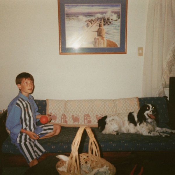 Das Cover des Albums «nur liebe, immer.» von Rapper Casper. - © -/Eklat Tonträger/dpa