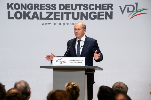 Kanzler Scholz sieht eine wichtigere Rolle für klassische Medien. (Archivbild) - © Bernd von Jutrczenka/dpa