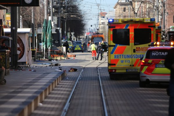 Bei der Todesfahrt sind zwei Menschen getötet und 14 verletzt worden. (Archivbild) - © Dieter Leder/dpa