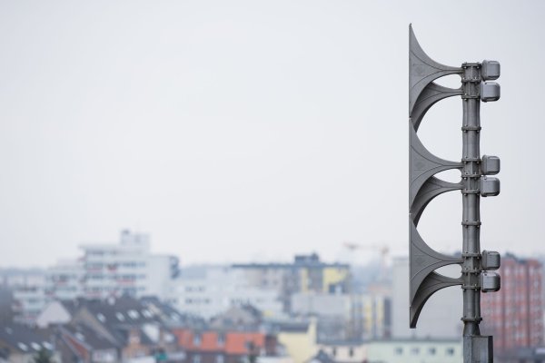 «Heul doch!», heißt am Donnerstag das Stoßgebet an alle Warnsirenen Nordrhein-Westfalens. (Symbolbild) - © Rolf Vennenbernd/dpa