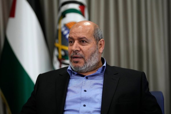Chalil al-Haja, der Leiter der Hamas-Verhandlungsdelegation (Archivbild) - © Khalil Hamra/AP/dpa