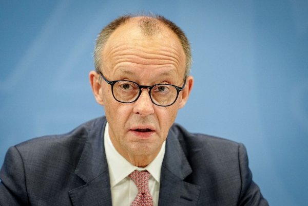 Es gebe die Chance, dass noch in dieser Woche die verbliebenen israelischen Geiseln von der Terrororganisation Hamas freigelassen würden und es dann auch zu einem Rückzug der israelischen Armee im Gazastreifen kommt, sagte Merz. - © Kay Nietfeld/dpa
