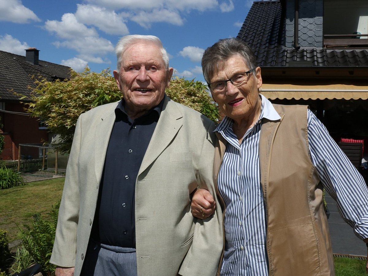 Diamanthochzeit Sie Kleidete Ihn Neu Ein Und Er Schenkte Ihr Sein Herz So Liebt Lippe Lz De