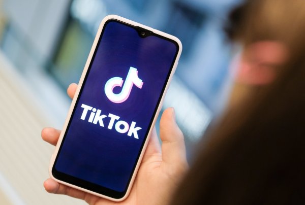 TikTok - © Foto: Jens Kalaene/dpa-Zentralbild/dpa