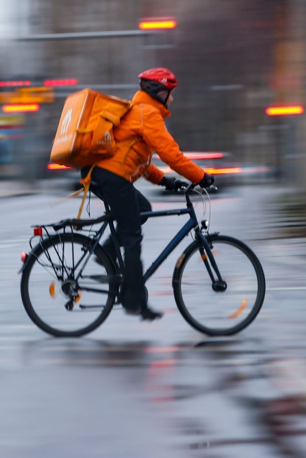 Lieferando-Fahrer - © Foto: Jan Woitas/dpa-Zentralbild/dpa