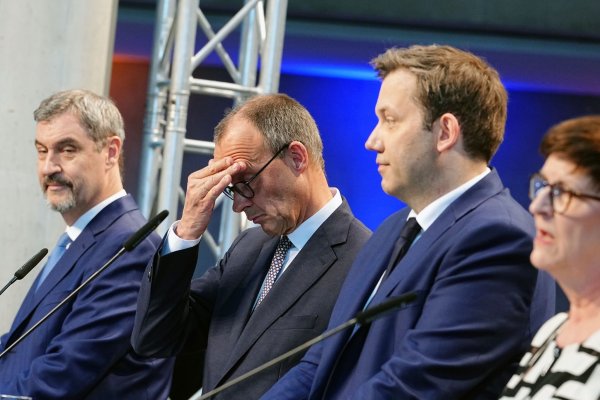 Der voraussichtlich nächste Kanzler Friedrich Merz braucht ein paar Tage Ruhe. (Archivbild) - © Kay Nietfeld/dpa