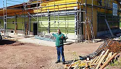 H&uuml;hnerstall mit Besucherplattform - &copy; Leopoldsh&ouml;he