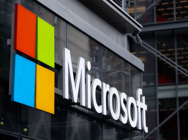 KI und Cloud-Angebote lassen Microsoft schneller wachsen. (Archivbild) - © Sven Hoppe/dpa